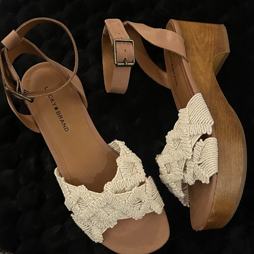 Lucky Brand Women's Crochet Cream and Tan Wedge Sandals